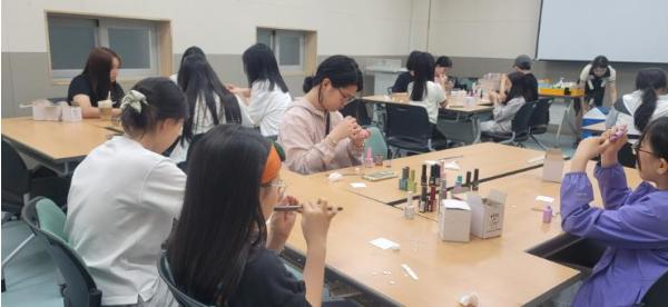 광주광역시 남구, ‘퍼퓸 디자이너’ 직업으로 어때? 기사 이미지