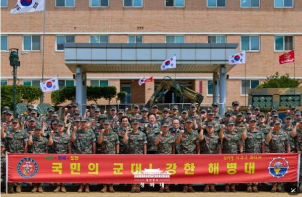 이재명 대통령, 연평부대 격려 방문…'여러분 덕분에 국민이 편안함 누려'