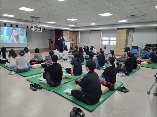 강북구, 전 직원 대상 응급처치 교육 실시…응급상황 대응 역량 강화 기사 이미지