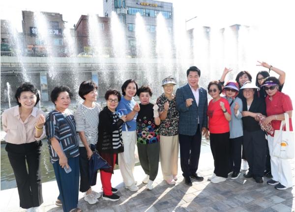 관악구, 여름밤 별빛내린천에서 '음악분수' 즐기고 '야간 산책로' 걸어요 기사 이미지