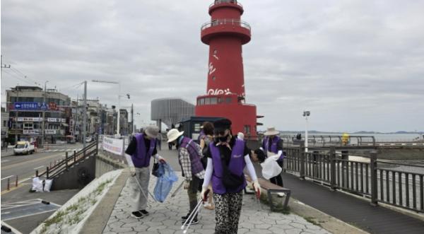 시흥시 오이도ㆍ거북섬에서 만나는 특별한 봉사여행 '반려해변 바다(받아)볼래?' 기사 이미지