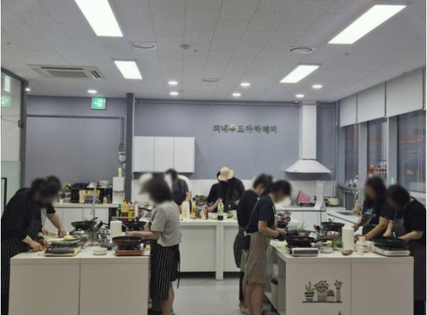 안양시 가족센터, 한부모 가족 요리 교실 '한끼쏙 건강쑥' 마쳐 기사 이미지