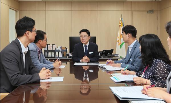 최기찬 금천구청장 1호 결재 '데이터센터' 현안 정조준…'주민참여형 검토체계 구축 및 제도개선' 기사 이미지