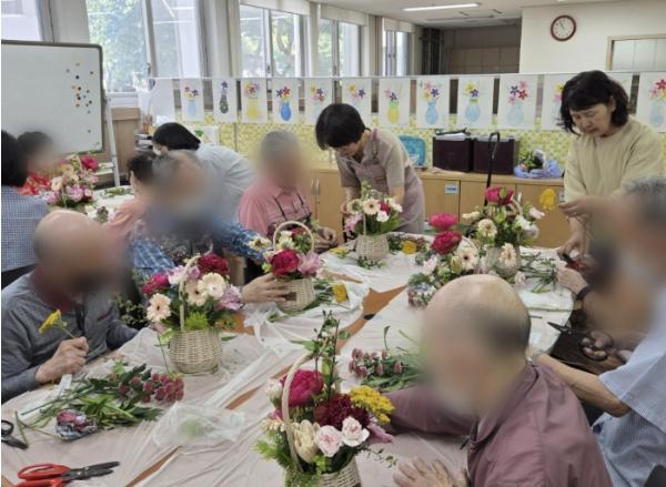 부천시, 주간보호센터 연계 어르신 대상 치유농업 프로그램 추진 기사 이미지