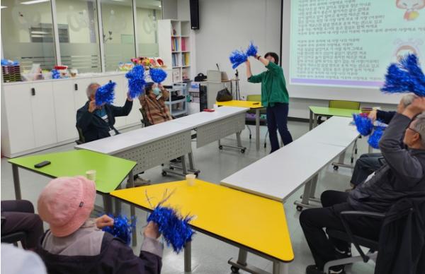 김해시 치매안심센터 '두런두런 기억교실' 참가자 모집