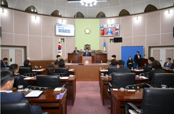 거제시, 제10대 의회 개원 맞아 ‘통합과 상생’ 의 첫발 내딛다 기사 이미지