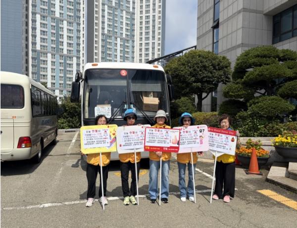 영도구 혈액 수급난 극복 위한 '생명나눔 헌혈의 날' 행사 개최 기사 이미지