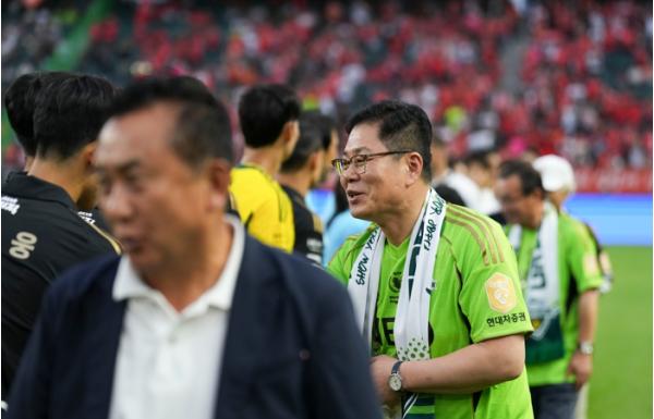 조지훈 전주시장, 전주성 찾아 전북현대 승리 응원