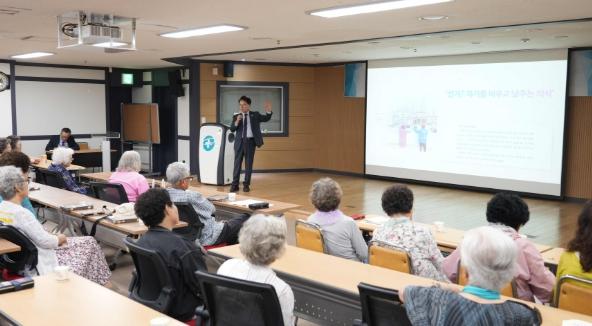 육동한 시장, 춘천 어르신들과 삶과 인연 이야기 소통