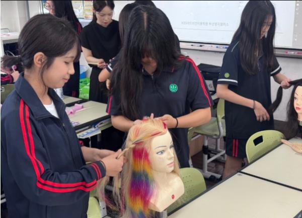 강서구진로교육지원센터, 명지중학교 전학년(1,200명) 대상 ‘진로job담 - 직업인과 함께 하는 진로의 날‘ 성료