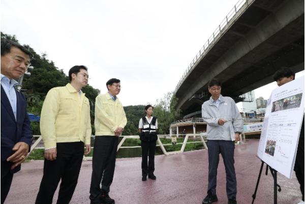 박운기 서대문구청장 우기 대비 '안전사고 제로화' 총력 기사 이미지