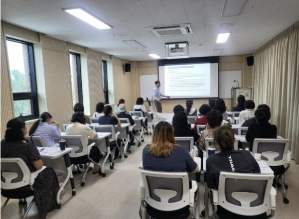 양구군가족센터, 아이돌봄사 역량강화 교육 실시 기사 이미지