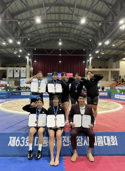 괴산군청 여자 씨름단 대통령기전국장사씨름대회 맹활약… 무궁화급 김다영 1위 기사 이미지