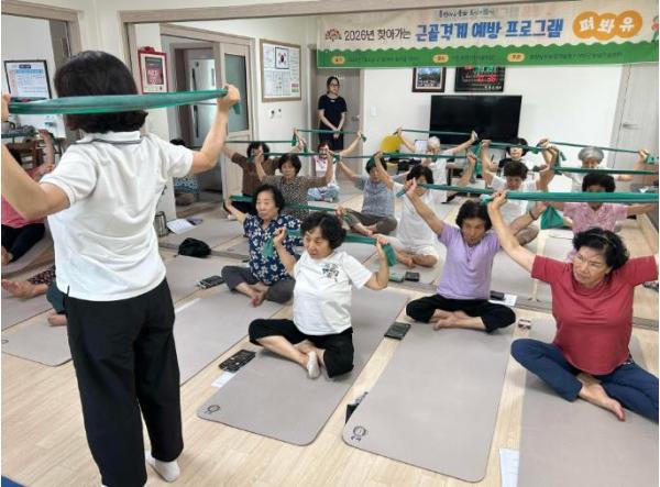 서천군, 농업인 근골격계 질환 예방 ‘펴봐유’ 프로그램 운영 기사 이미지