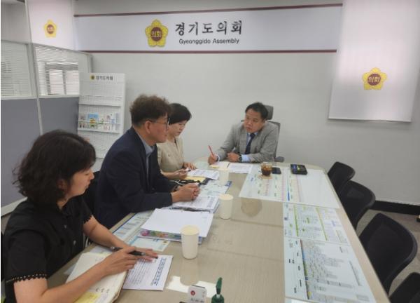경기도의회 조병진 의원, 지역 소상공인 교복 입찰 참여 확대 방안 논의