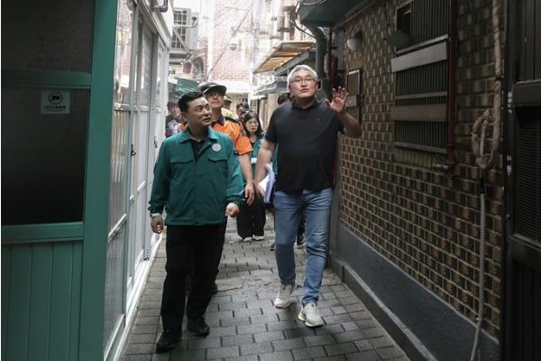 서울시 행정1부시장 직무대리, 돈의동 쪽방촌 폭염대비 현장 점검