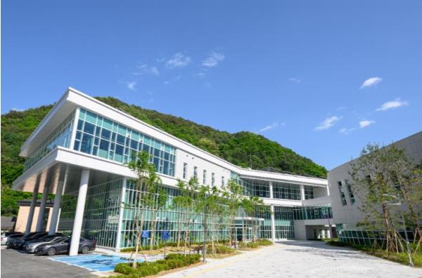 정선군립도서관, 하반기 인문학 강좌 운영 ‘독서·클래식·건축으로 삶의 깊이 더한다’ 기사 이미지