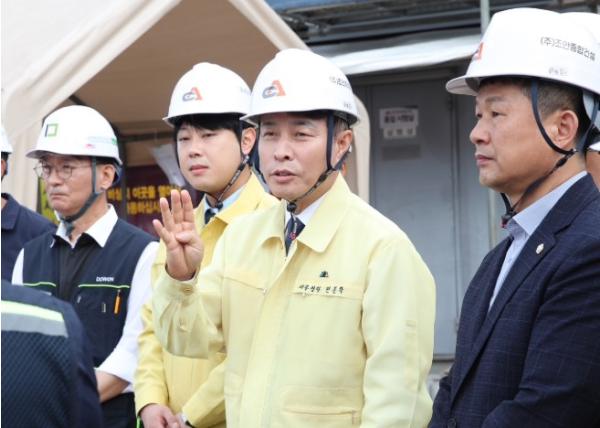 대전시 서구 전문학 청장, 도솔마을 직주락 허브 조성 공사 현장 점검 기사 이미지