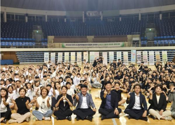 ‘아이들 웃음소리 가득’ 전주시 다함께돌봄센터 온마음 한마당 체육대회 성료 기사 이미지