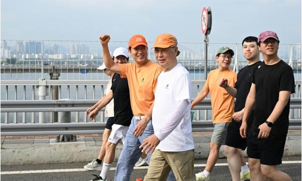 오세훈 서울시장, 2일 광진교에서 열린 ‘쉬엄쉬엄 모닝’ 참여
