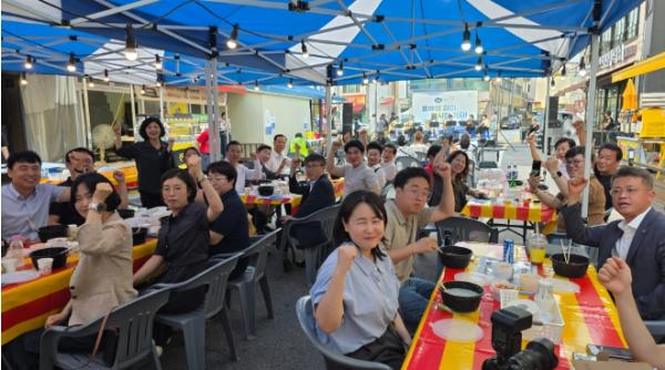 음성전통시장, ‘품바와 같이 야시장 가자’ 개최 기사 이미지