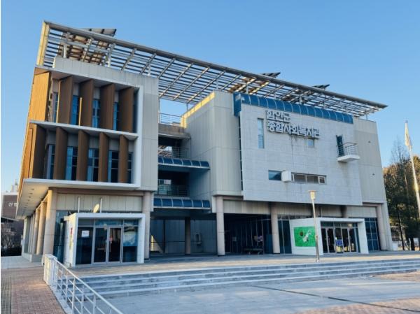 함안군종합사회복지관, 무더위쉼터 운영으로 휴식과 독서 공간 제공 기사 이미지