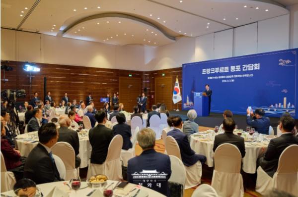 이재명  대통령 '우리 기업들, 유럽서 경쟁력 증명…우리 동포들이 핵심'