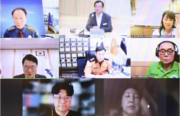 U턴 차로 신설, 통학버스 활용 확대… 하남시, 기관장 화상회의로 해법 '척척' 기사 이미지