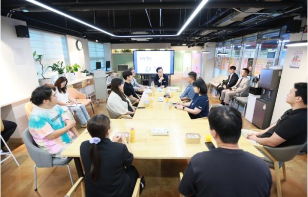 이동석 충주시장, 첫 ‘현장 밀착 DAY’… 청년과 소통 시동 기사 이미지