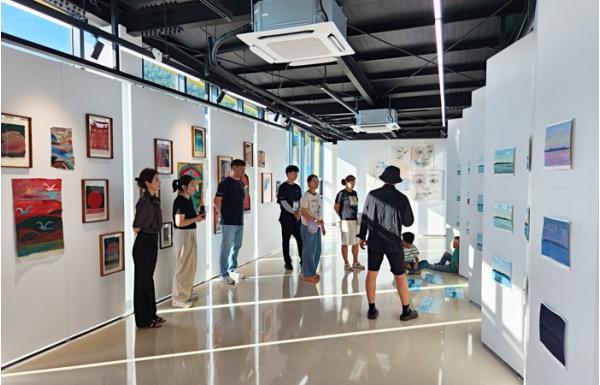 '놀라운지'가 여는 사천의 새로운 문화, 삼천포 바다와 노을을 품은 문화예술 플랫폼 기사 이미지