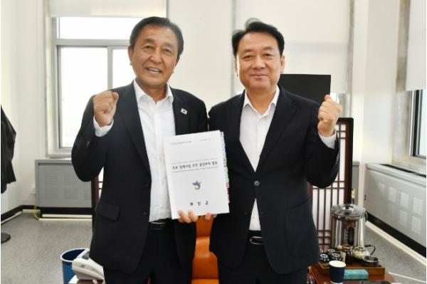 화천군, 현안 사업 해결 잰걸음...세종 정부청사 찍고 국회 방문 기사 이미지