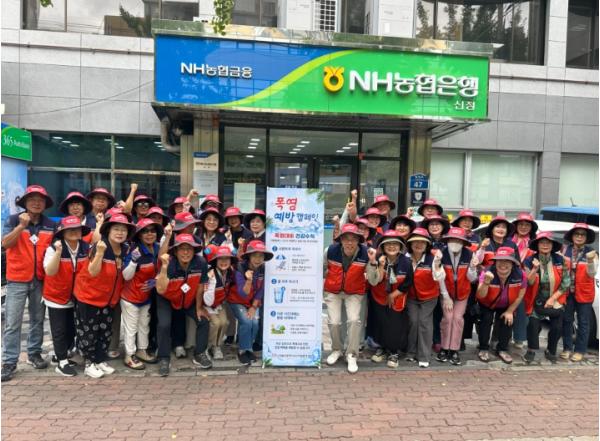 남구자원봉사센터 재난봉사단, 전통시장 찾아 폭염 예방 캠페인 기사 이미지