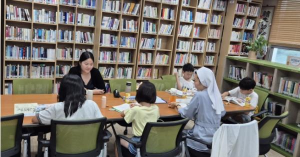 성북구 돈암2동, 방학엔 도서관에서 공부해요…'학습멘토교실' 운영 기사 이미지