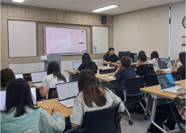 태안교육지원청, 영재교육원 여름방학 AI(인공지능)캠프 운영 기사 이미지