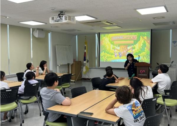 (사)의왕시종합자원봉사센터, 다함께돌봄센터 연계 ‘청소년 여름방학 프로그램’ 성료 기사 이미지