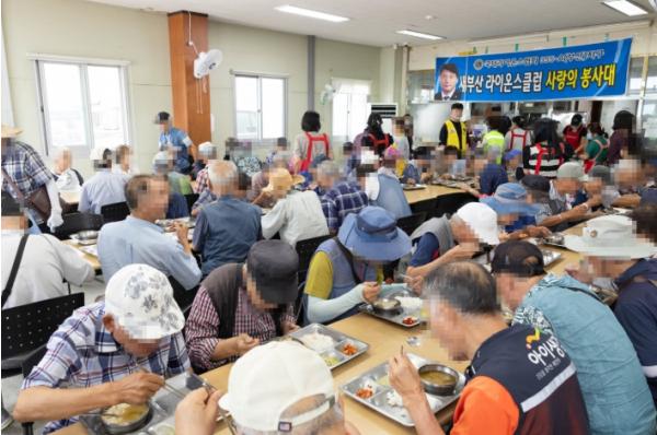 부산 북구 무료급식소 사랑나눔의집 ‘8월 특별한 한 끼 선물’ 기사 이미지