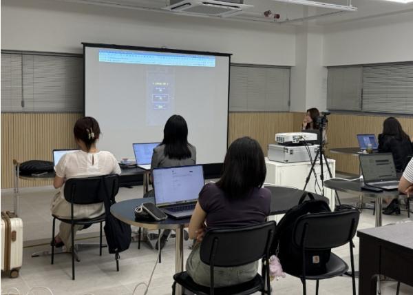 영블루밸리 O2O 프로그램 '부산 디자이너 클럽 AI 클래스' 참여자, 가덕도신공항 숏폼 공모전 ‘우수상’ 수상 기사 이미지