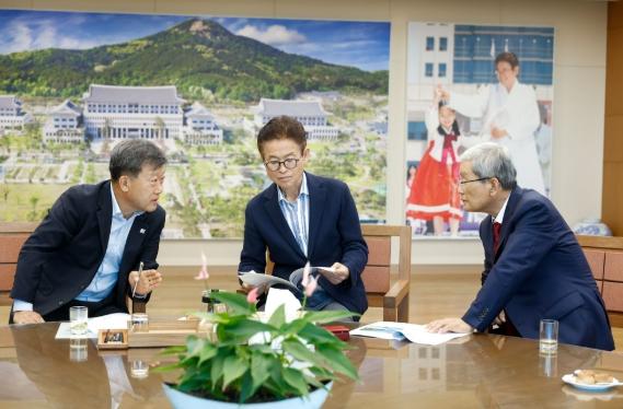 남한권 울릉군수, 경북도 방문해 지역현안 사업 건의