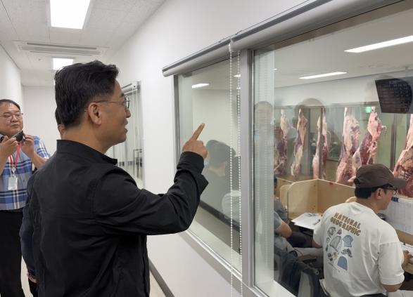 식량정책실장, 추석 맞이 축산물 수급 현장 점검
