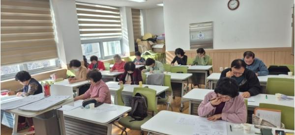 대구 남구 평생학습관 “배움에는 때가 없다” 기사 이미지