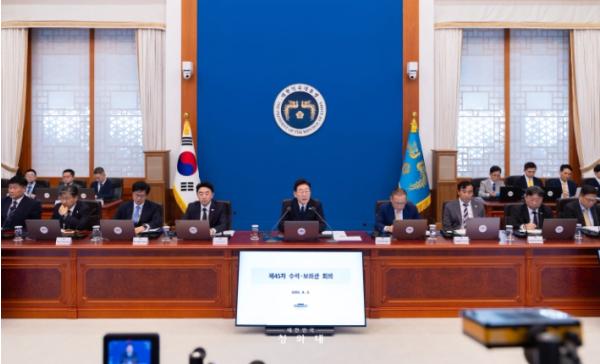 이재명 대통령,  제45차 수석보좌관회의 주재