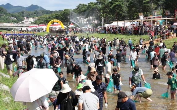  2026 괴산고추축제, 마지막 날까지 인파 ‘북적’ 기사 이미지