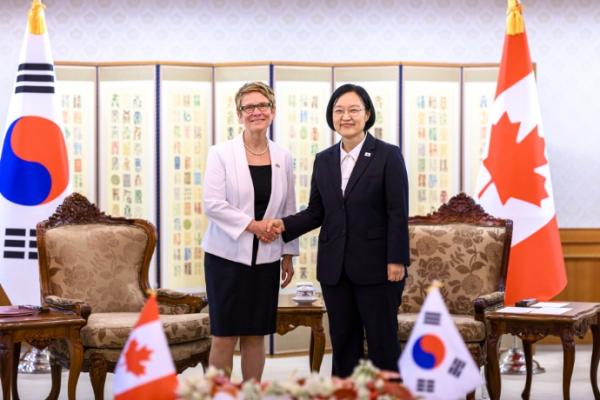 한성숙 국무총리 가네 캐나다 상원의장 면담