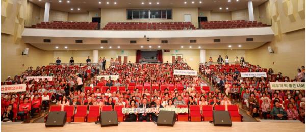 칠곡군, '2026 문해 한마당 축제' 성료… 20년 배움의 기적, 세상을 울리다 기사 이미지
