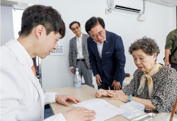 허준의 도시 강서, 동주민센터서 어르신 한방 무료 진료