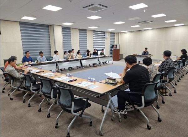 군산시-전북지방환경청, 산단 인근 주민 대상 ‘화학사고 대비 합동 홍보’ 전개 기사 이미지