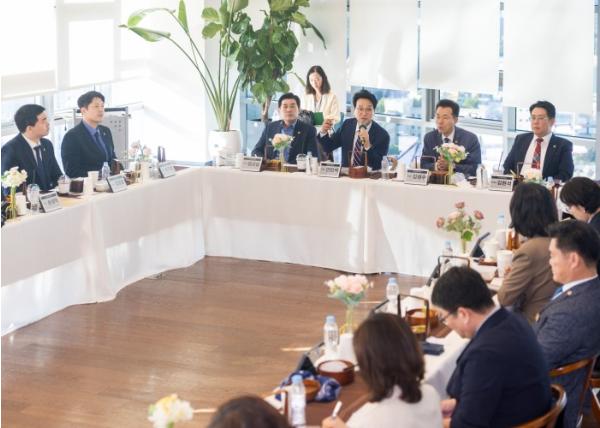 경기도교육청·경기도의회 교육행정위원회, ‘경기교육대전환’을 위한 경기교육 현안 논의 기사 이미지