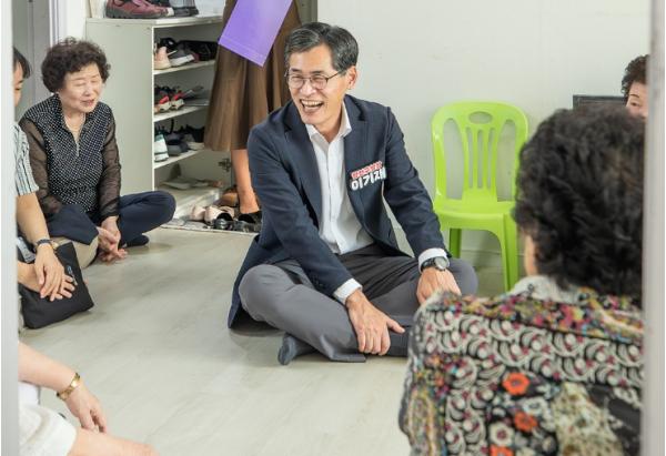 '어르신, 늘 건강하세요'…이기재 양천구청장, 추석 앞두고 경로당 30곳 찾아 기사 이미지