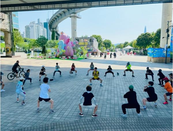 광진구, 한강의 가을바람 맞으며 달린다… '도전! 중강도 슬로우 조깅 걷기 코스' 운영 기사 이미지