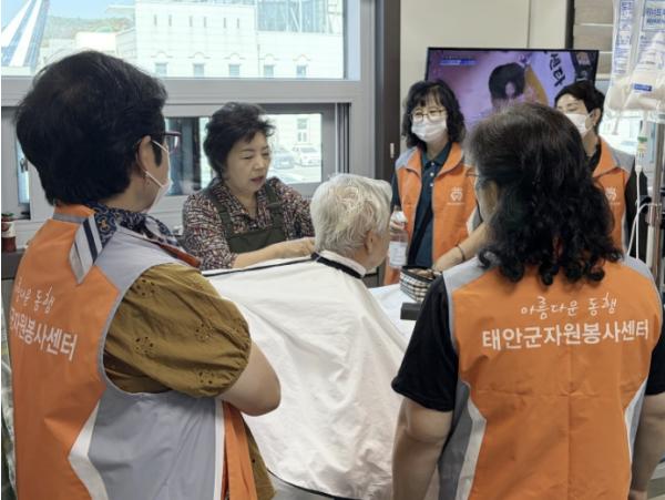 '흰 가운에 온기를 더하다' 태안군 보건의료원의 따스한 처방전 기사 이미지